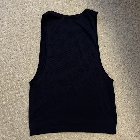 Lululemon sz 4 navy blue mesh breeze by muscle tank II - Picture 6 of 8